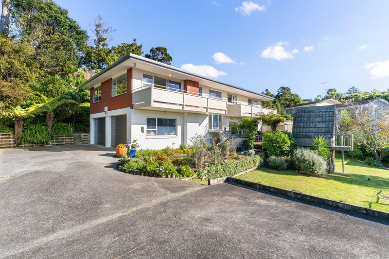 56 Mayfair Crescent, Mairangi Bay, Auckland - Carousel 1