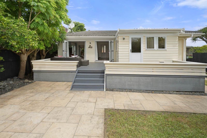 1/29 Gloria Avenue, Te Atatu Peninsula, Auckland - Carousel 1