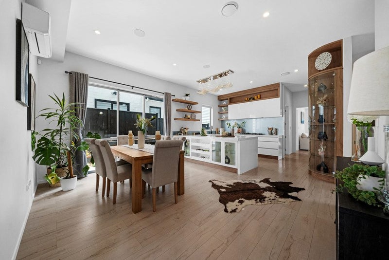 18 Horsefields Drive, Flat Bush, Auckland - Carousel 2