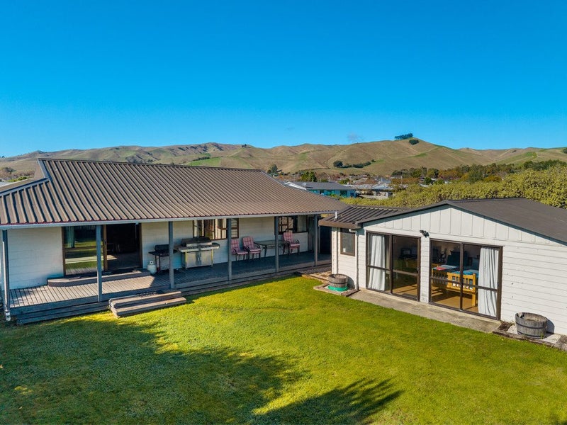 16 Faulkland Drive, Witherlea, Blenheim - Carousel 1