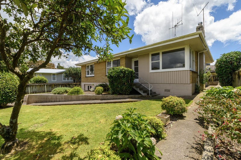 9A Lynwood Place, Brookfield, Tauranga - Carousel 1