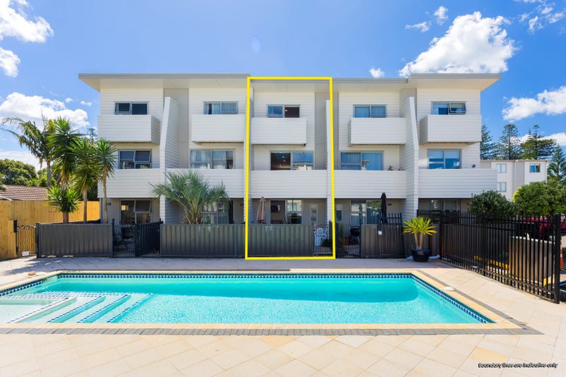 17/3 Riverside Road, Orewa, Orewa - Carousel 1