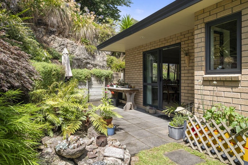 56 Aquarius Drive, Kawaha Point, Rotorua - Carousel 1