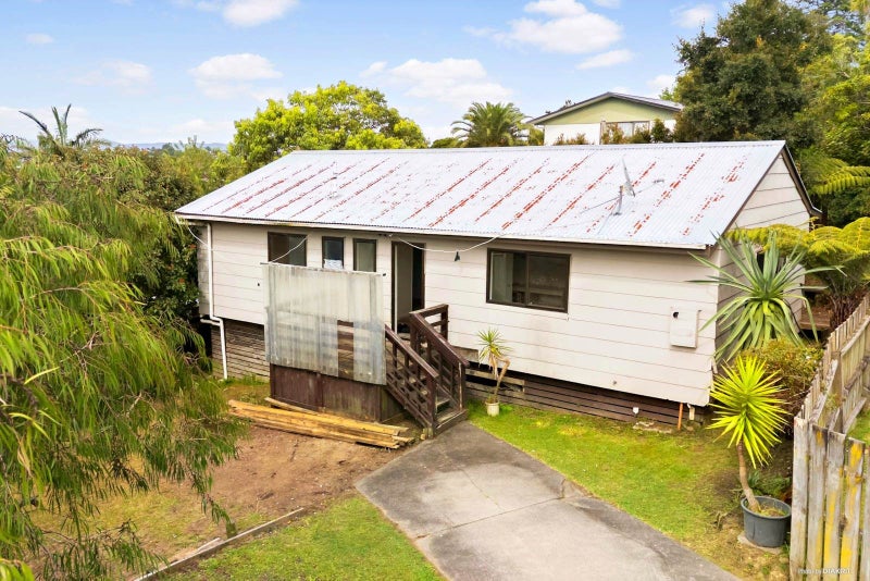 2/18 Elizabeth Drive, West Harbour, Auckland - Carousel 1