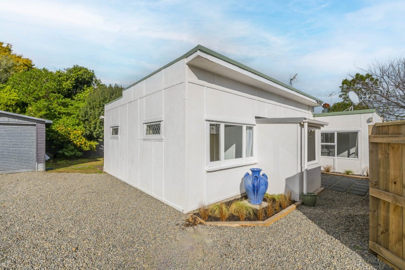 8B Hurley Road, Paraparaumu Beach, Paraparaumu - Carousel 1