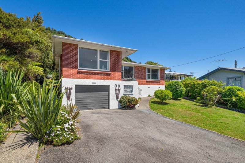 38 South Terrace, Picton - Carousel 1