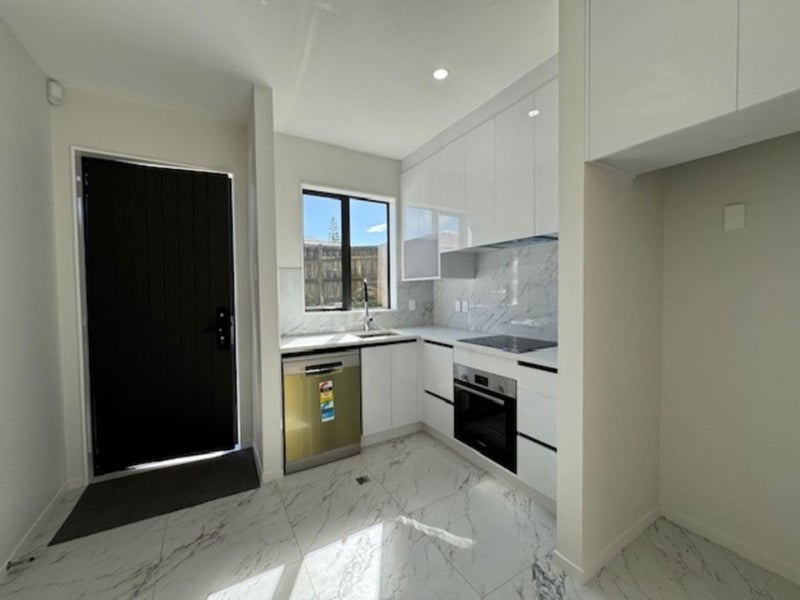 18D Addington Avenue, Manurewa, Manukau City, Auckland - Carousel 2