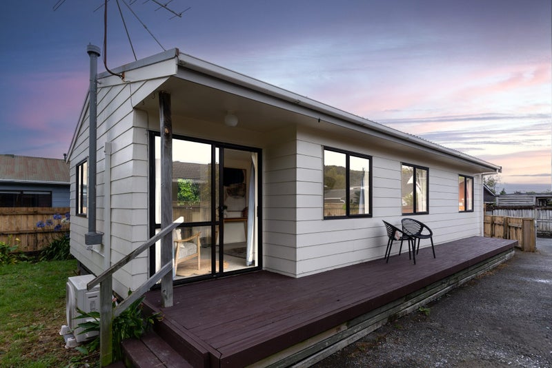32D Shanly Street, Brown Owl, Upper Hutt - Carousel 1