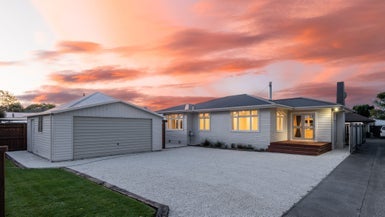 12 Linton Street, Mayfield, Blenheim - Carousel 1