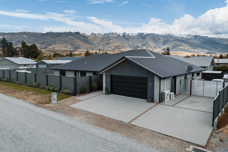 39 Missy Crescent, Mount Pisa - Carousel 1