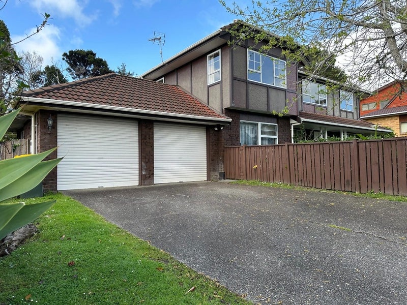 11 Ravenstone Place, Chatswood, Auckland - Carousel 2