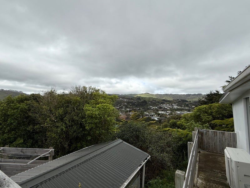 21b Olivia Crescent, Tawa, Wellington, Wellington - Carousel 1