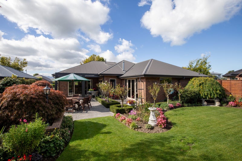 263 Southfield Drive, Lincoln, Lincoln - Carousel 2