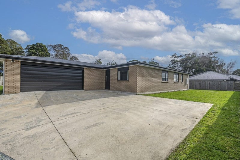 29 Coutts Way, Fitzherbert, Palmerston North - Carousel 1