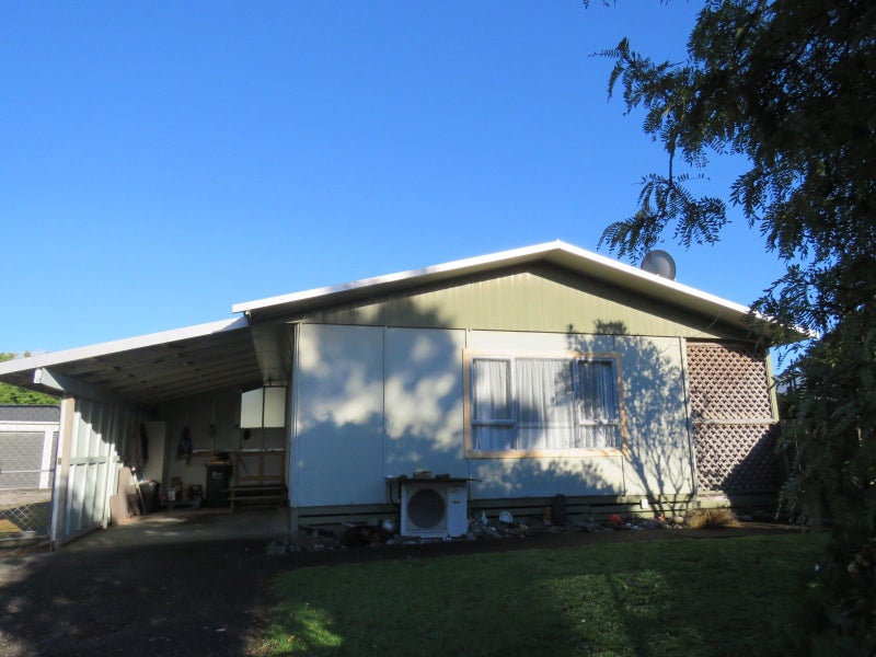 11 Martin Place, Carters Beach, Westport - Carousel 1