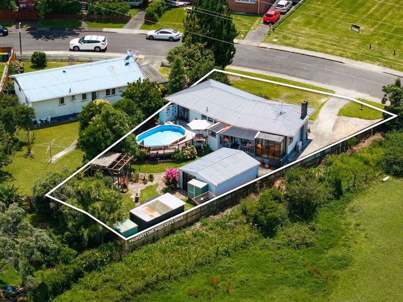 83 Glen Marine Parade, Glendene, Auckland - Carousel 1