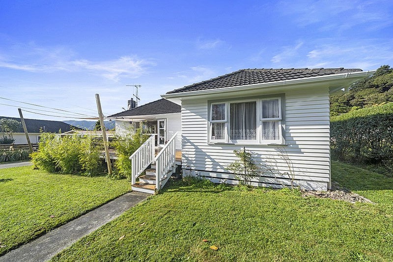 11 PURIRI ST , Wainuiomata, WAINUIOMATA - Carousel 2