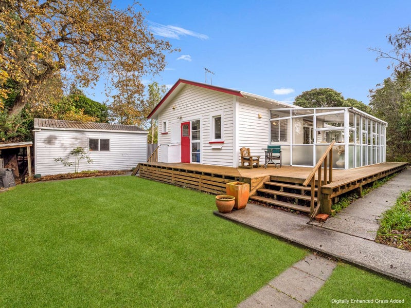 32 Hutchison Crescent, Durie Hill, Whanganui - Carousel 1