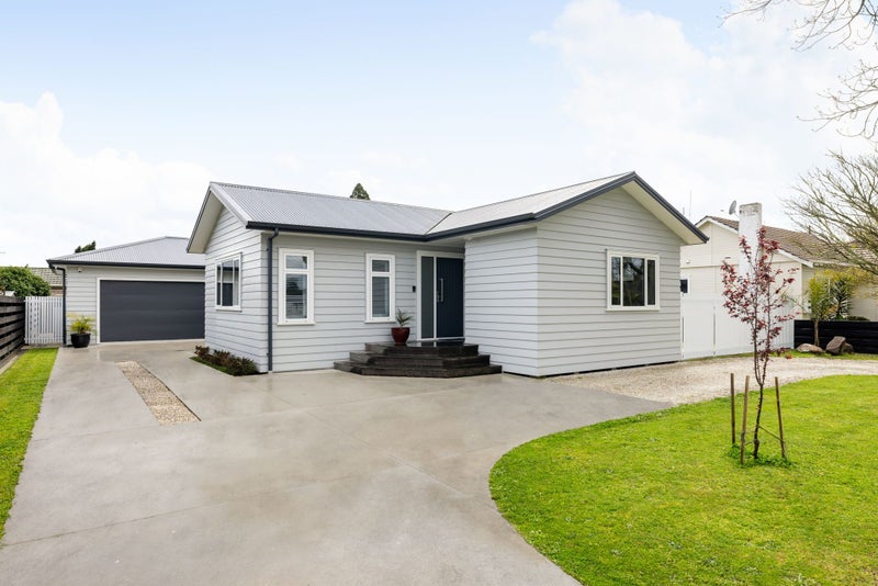 57 Brookfield Street, Hamilton East, Hamilton - Carousel 1