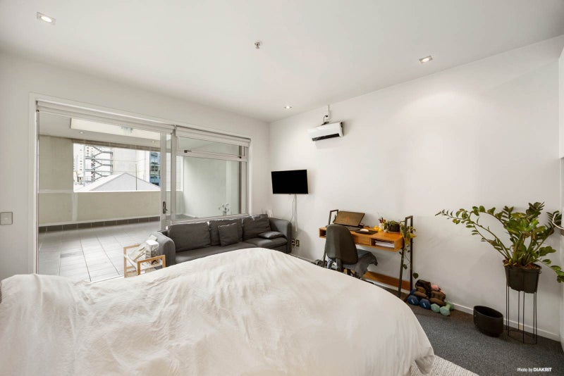 2J/16 Gore Street, Auckland Central, Auckland - Carousel 2