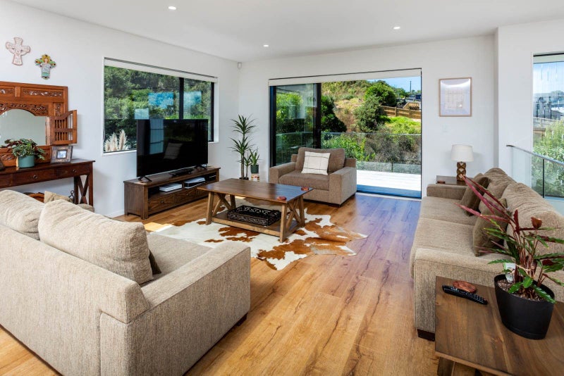 10 Awaiti Way, Orewa, Orewa - Carousel 2