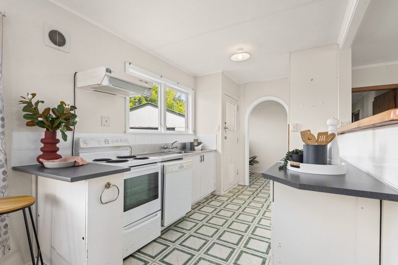 28 Langley Avenue, Milson, Palmerston North - Carousel 2