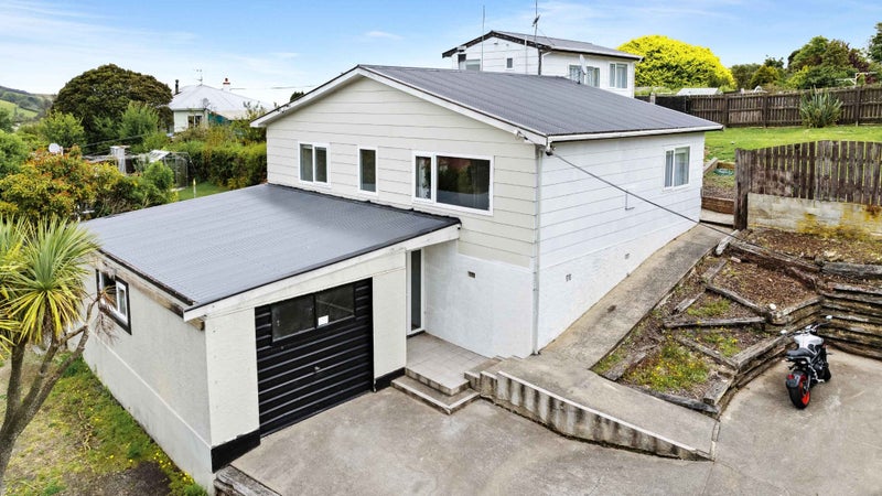 8 Christie Street, Abbotsford, Dunedin - Carousel 1