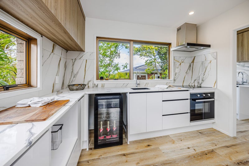 1/31 Park Hill Road, Birkenhead, Auckland - Carousel 2