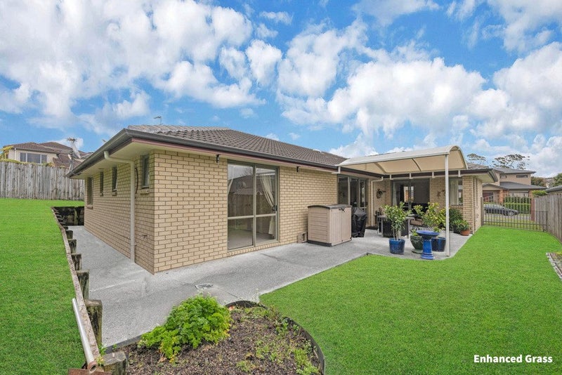 4 Fairford Avenue, Henderson, Auckland - Carousel 1