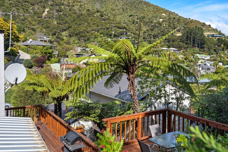 14 Arthur Crescent, Waikawa, Picton - Carousel 2