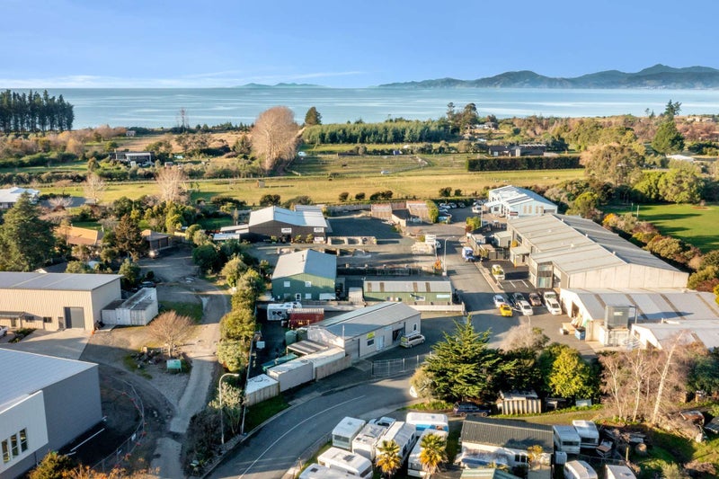 9 Warren Place, Frankleigh Park, New Plymouth - Carousel 1