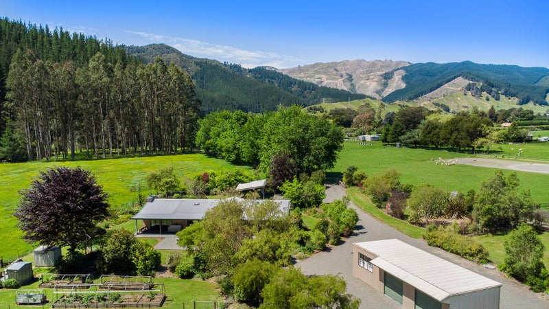 10 Camerons Road, Okaramio - Carousel 1