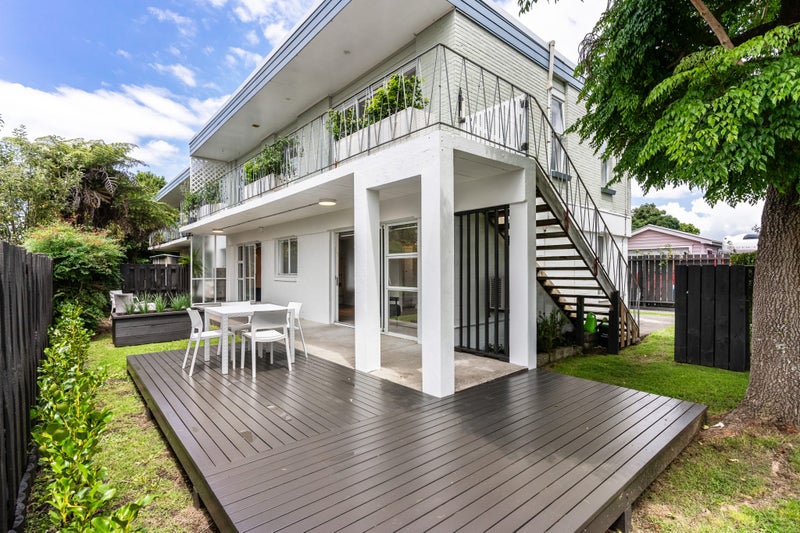 3/267 Meola Road, Point Chevalier, Auckland - Carousel 1