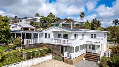 12 Glencoe Road, Browns Bay, Auckland - Carousel 1