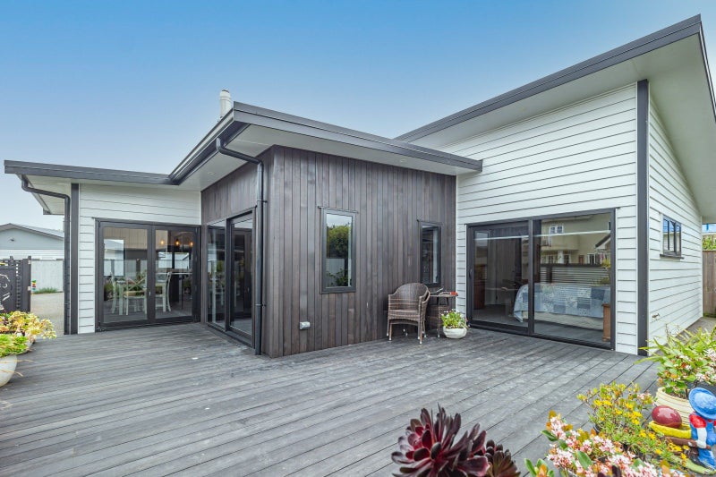 10A Queenwood Road, Levin, Horowhenua, Manawatu / Whanganui - Carousel 1