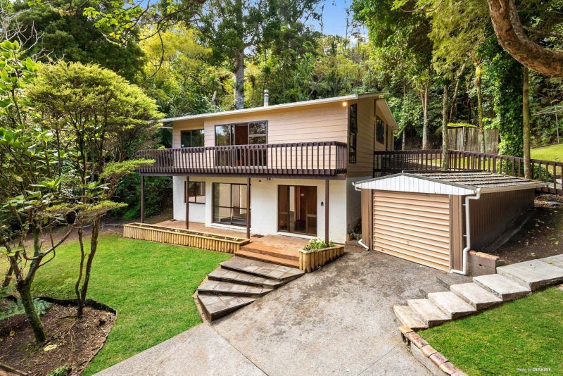 26 Titirangi Beach Road, Titirangi, Auckland - Carousel 1
