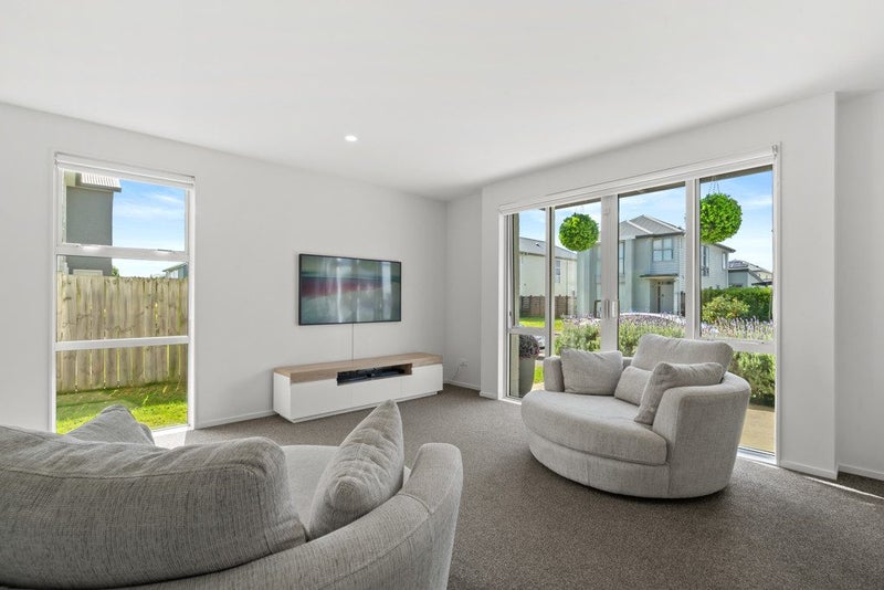 16 Hakaro Way, Takanini, Auckland - Carousel 2