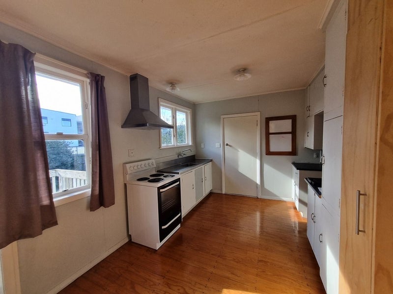 9 Mavis Place, Beach Haven, Auckland - Carousel 2