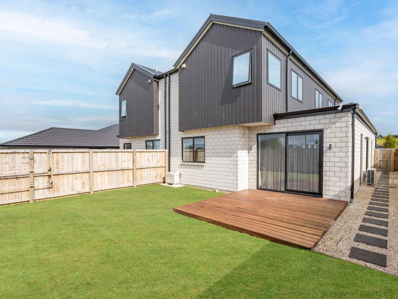 2/10 Bourn Heath Drive, Rototuna North, Hamilton - Carousel 2