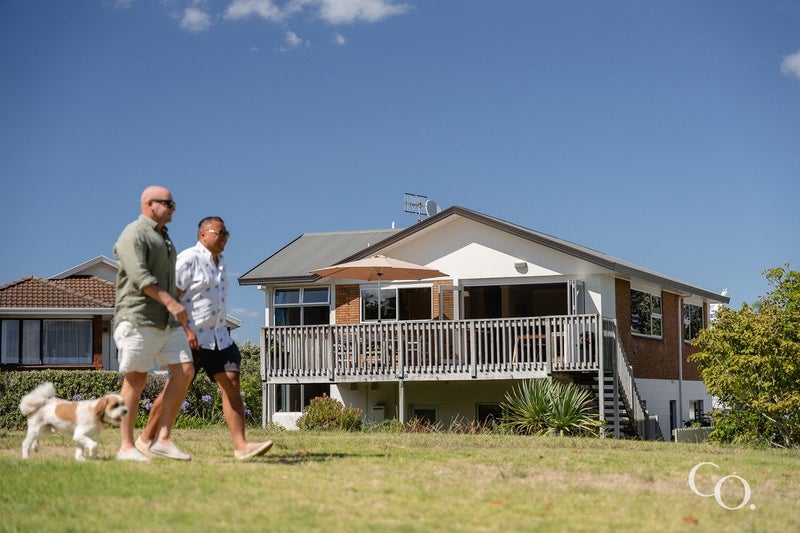 3B Oceanview Road, Mount Maunganui, Mount Maunganui - Carousel 1