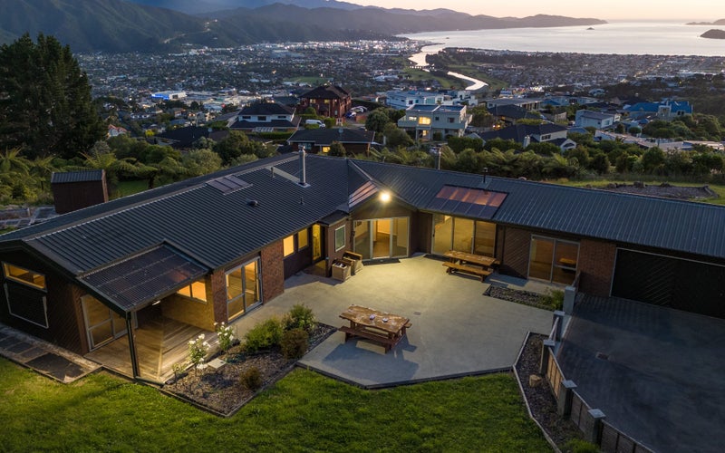 252 Normandale Road, Normandale, Lower Hutt - Carousel 2