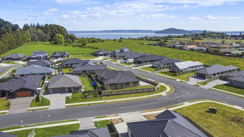 1 Whatumairangi Way, Owhata, Rotorua - Carousel 27