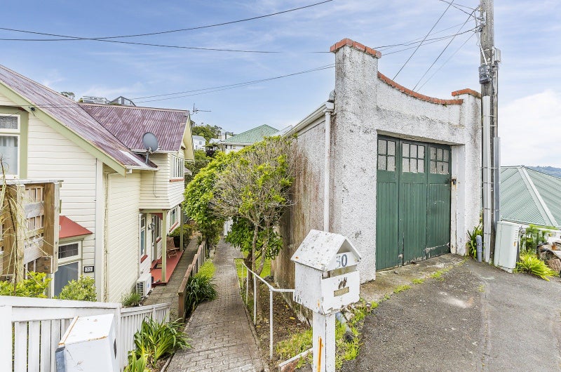 30 Apuka Street, Brooklyn, Wellington - Carousel 20