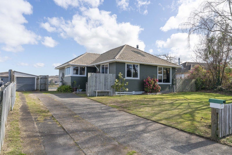 11 Raukawa Crescent, Wairakei, Taupo - Carousel 2