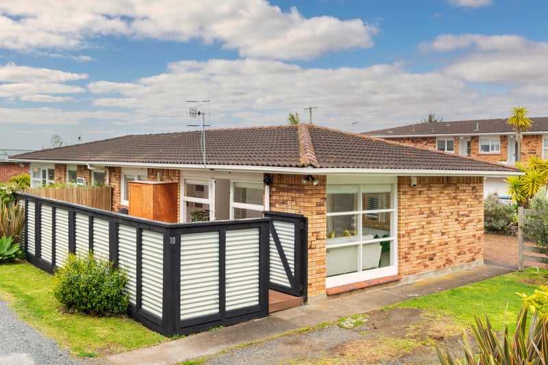 10/21 Ruarangi Road, Mount Albert, Auckland - Carousel 1