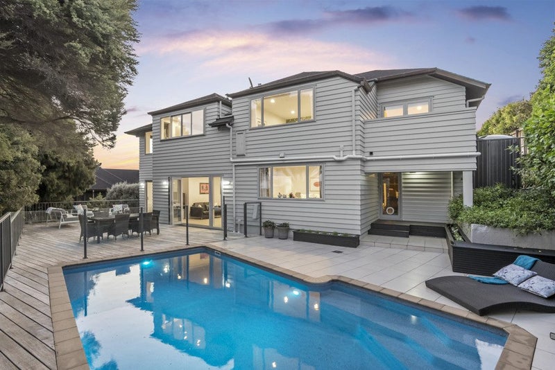 32B Parr Terrace, Castor Bay, Auckland - Carousel 1