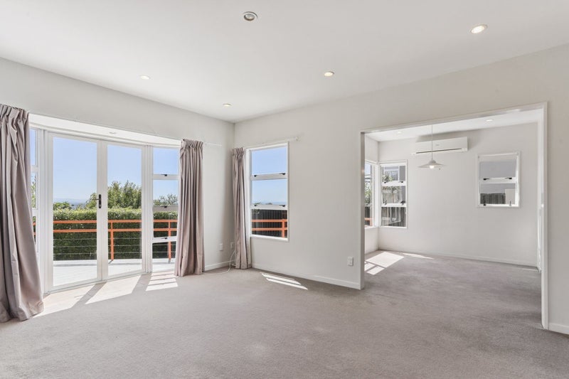 2/5A Madeley Road, Mount Pleasant, Christchurch - Carousel 2