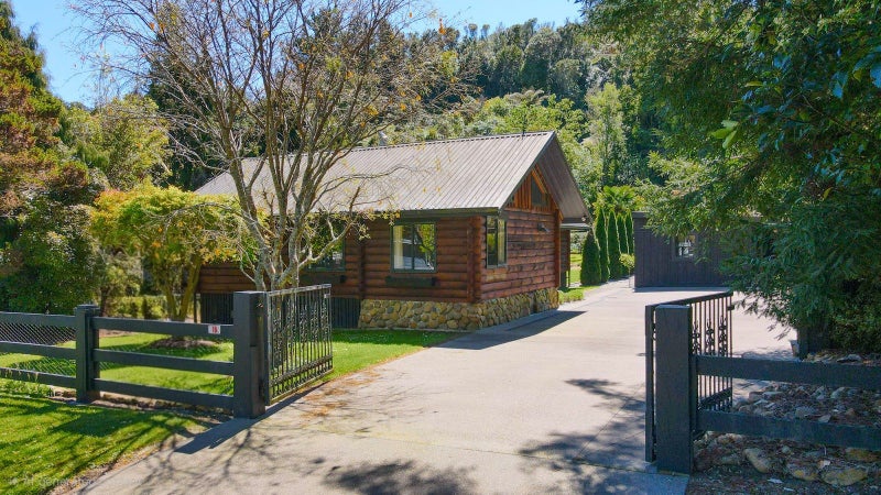 16 Tombleson Road, Lake Rotoma - Carousel 1