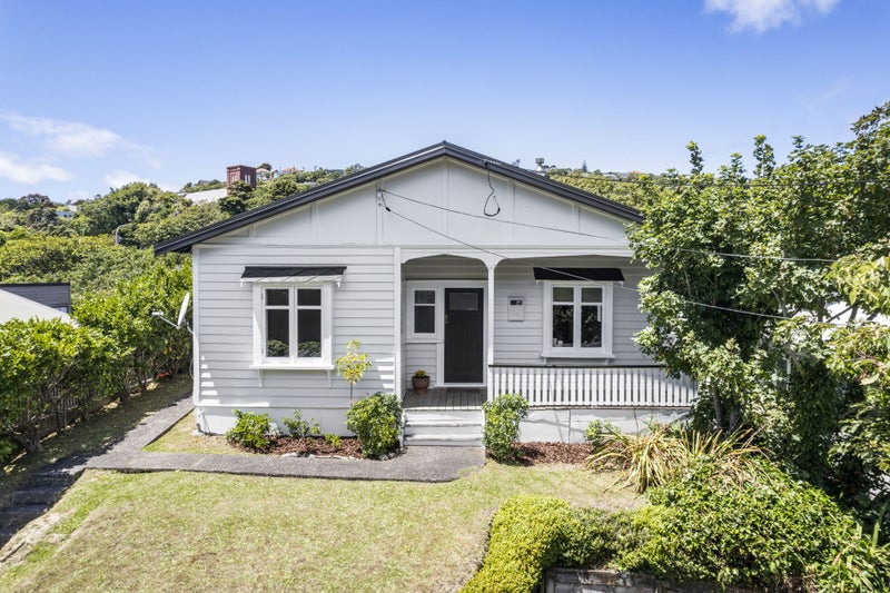 17 Waikowhai Street, Ngaio, Wellington - Carousel 1