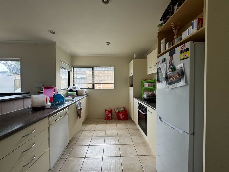 21 Ashmere Lane, Weymouth, Auckland - Carousel 2